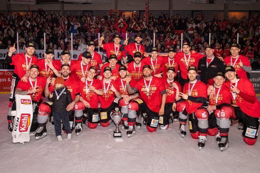 Die Saale Bulls werden nun bereits am 30. April mit ihren Fans die Meisterschaft in der Eishockey-Oberliga Nord feiern.