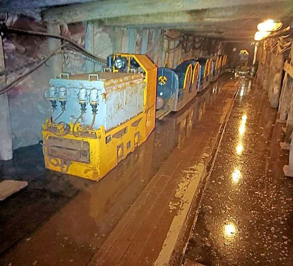 Auch die Grubenbahn stand unter Wasser.