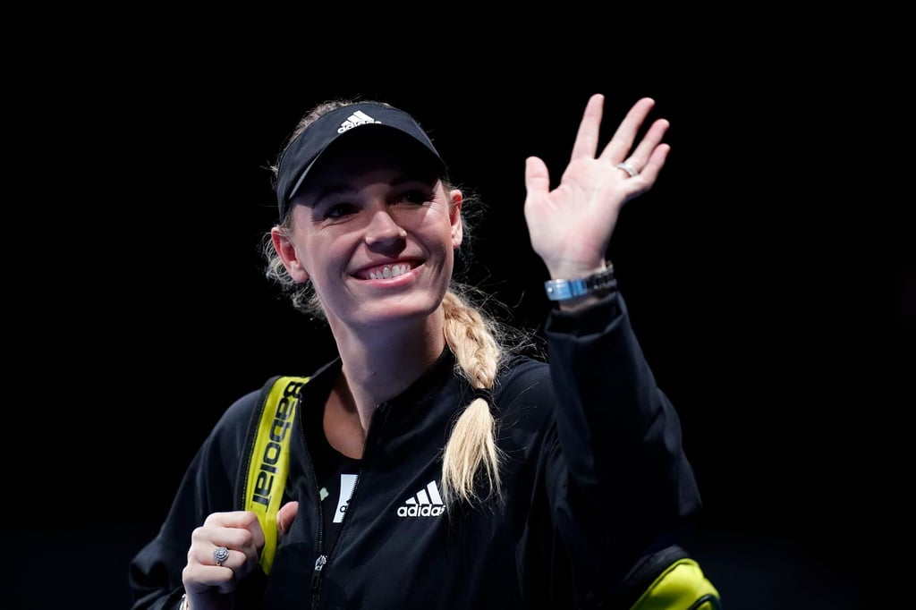 Die beste Tennisspielerin der dänischen Geschichte, Caroline Wozniacki, winkt den Fans vor dem Spiel.