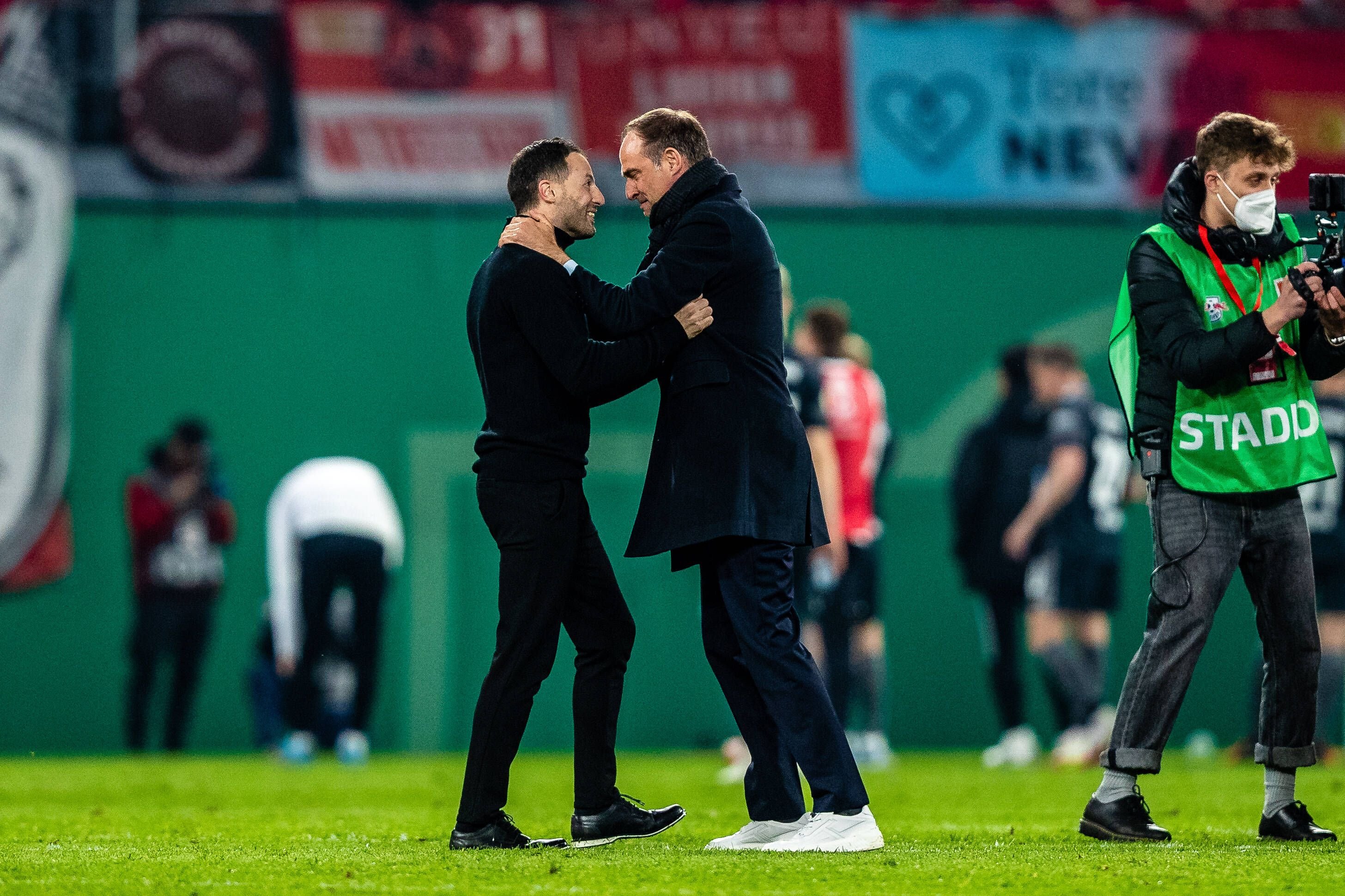 Schon Wieder Tränen Bei Oliver Mintzlaff: Der Boss Von RB Leipzig Spürt ...