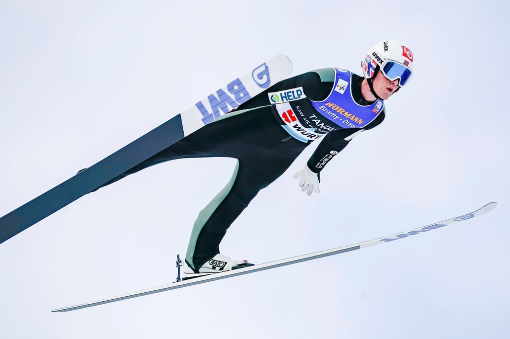 Daniel Andre Tande feierte ein Jahr nach seinem schweren Unfall einen Weltcup-Sieg.