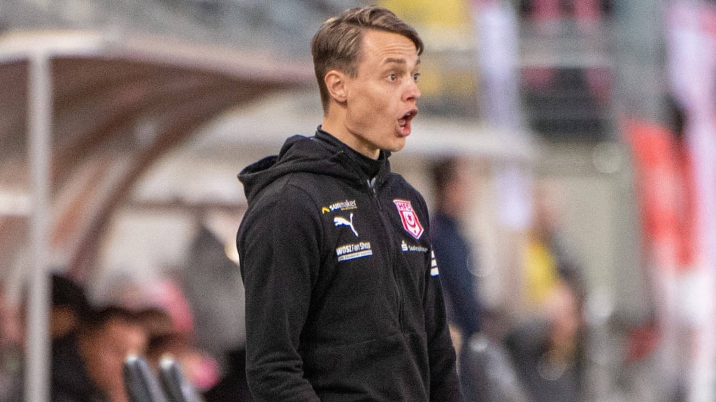 Max Bergmanns Trainer-Debüt mit 24 Jahren beim HFC war ein Thema für viele Sportzeitungen auf der ganzen Welt.