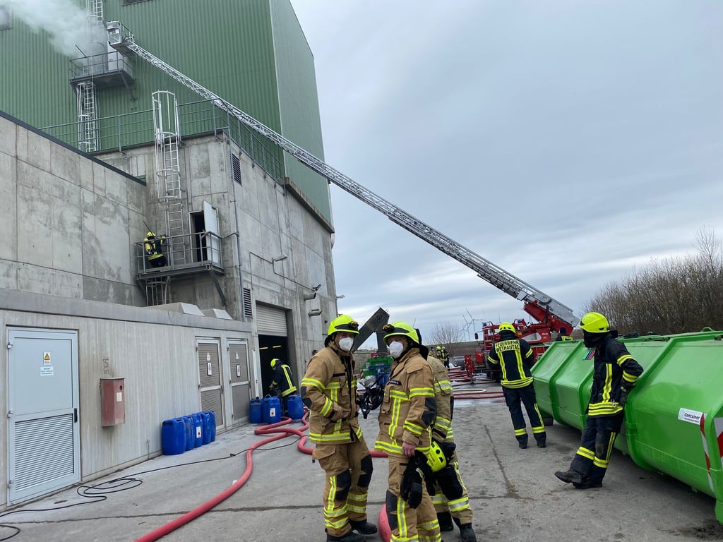 Im Dezember vergangenen Jahres beschäftigte die Feuerwehr Wethautal ein Großeinsatz im Pelletwerk Heidegrund in Roda.