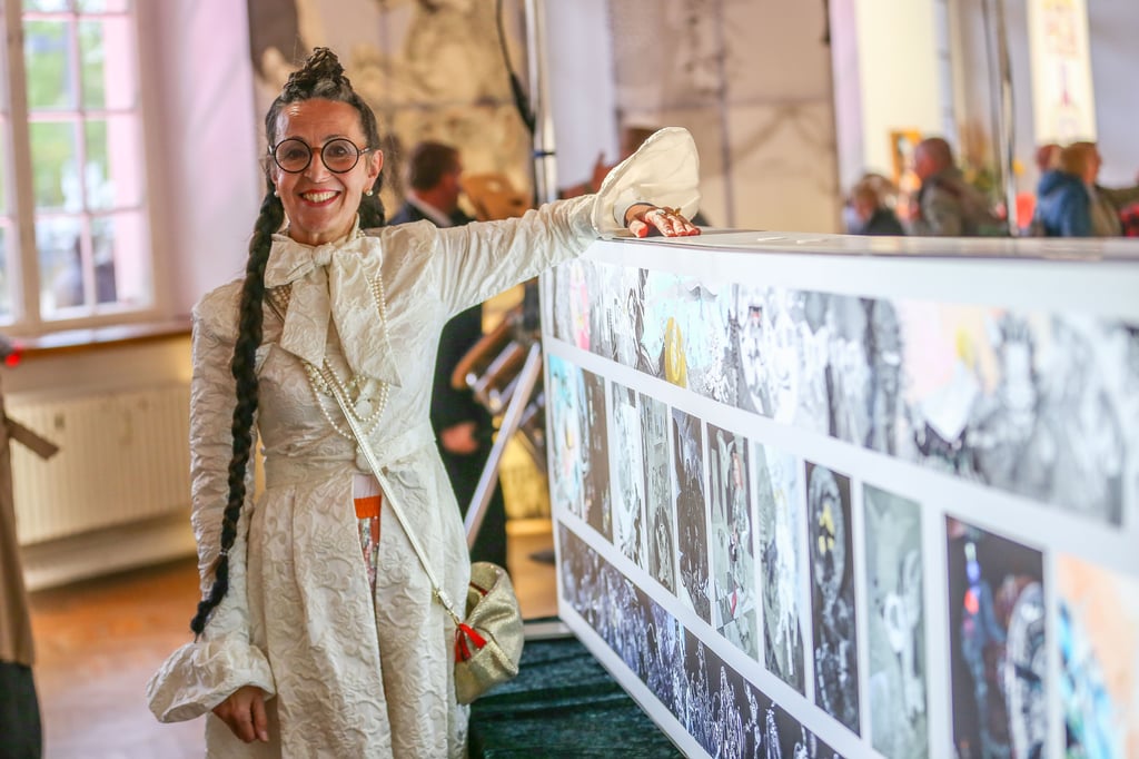 Merseburg wird zur Kunsthalle für einen Tag, mit der Künstlerin Antoinette und dem Altar der Europa