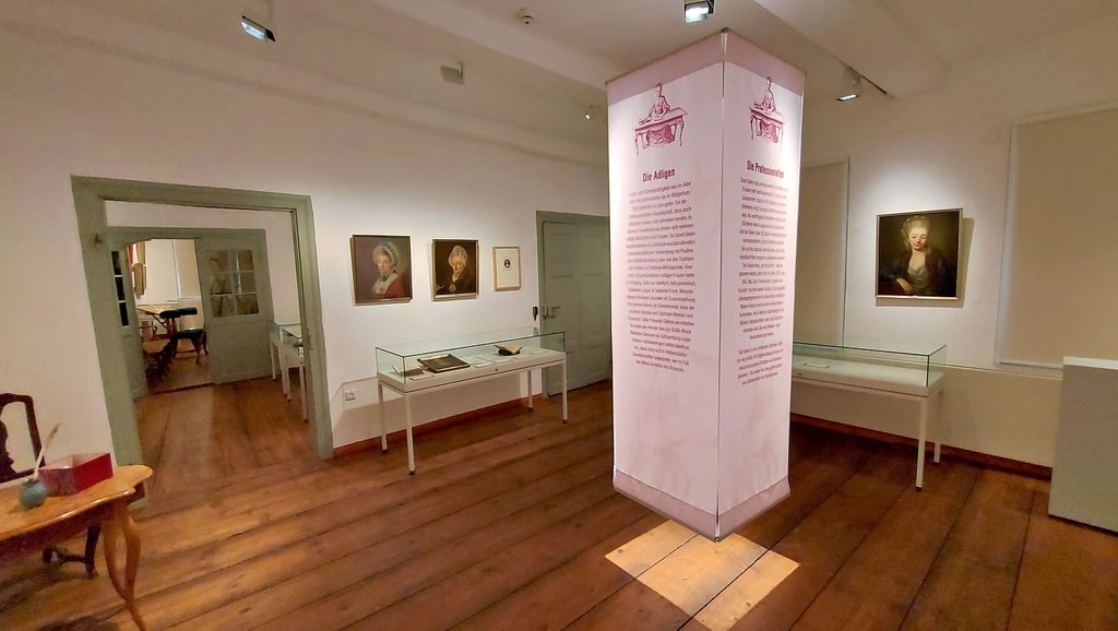 Blick in die Ausstellung „Frauen schreiben“. Sie wird bis 19. Juni im Gleimhaus gezeigt.