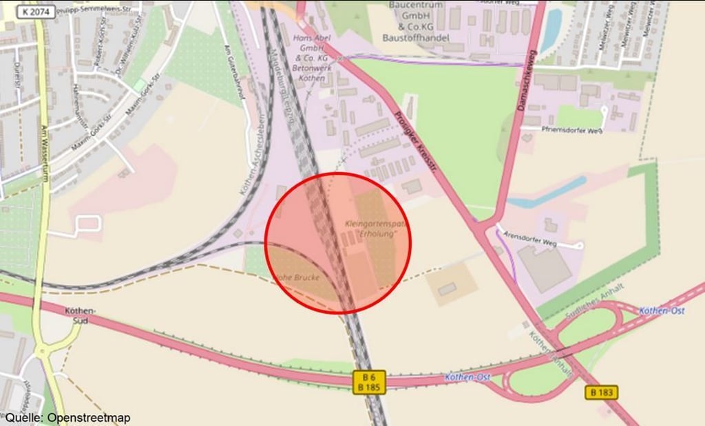 Der Evakuierungsumkreis - auch die Bahnstrecke Halle - Magdeburg war betroffen.