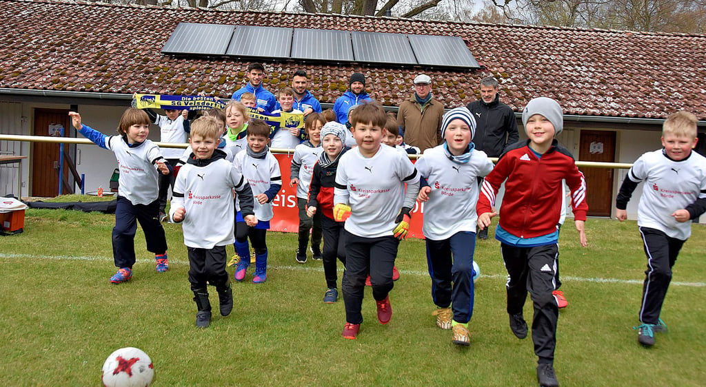 Fair Play Bringt Nachwuchs Beim Fußball Camp In Velsdorf Zusammen 