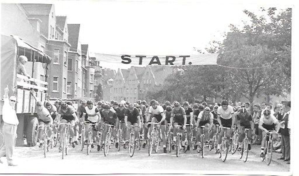 Rund um den Rephun führten Radrennen, hier 1974, in Zerbst. Start war am Geisthof.