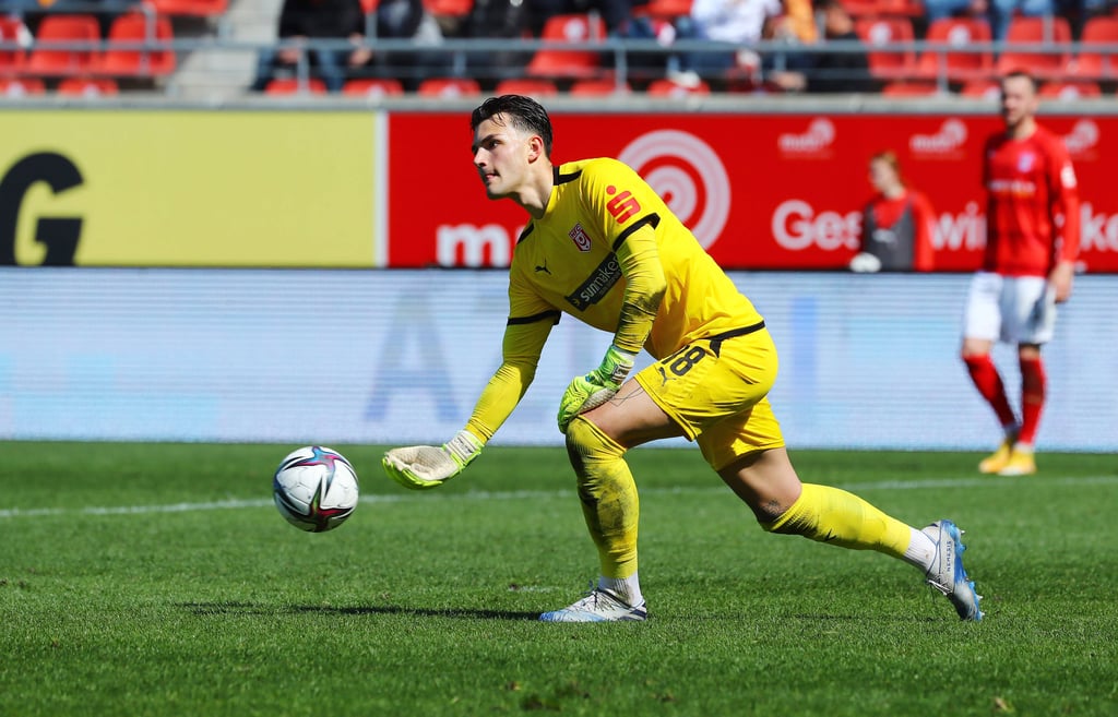 HFC-Keeper Tim Schreiber wird am Meniskus operiert.
