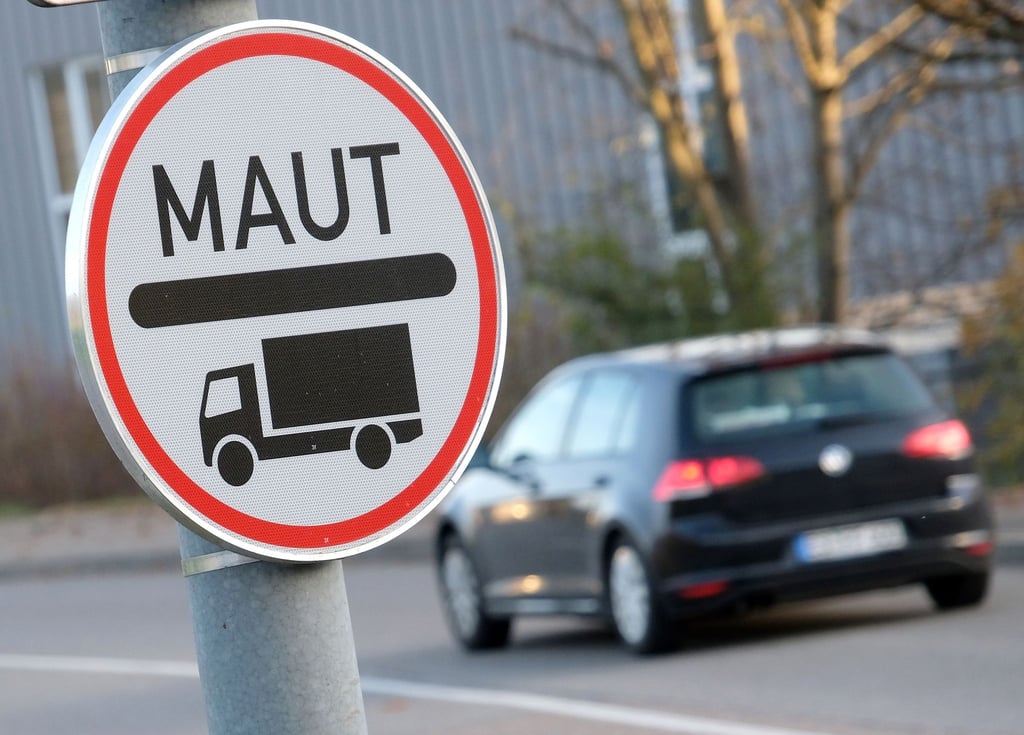 Die Maut gilt für Fahrzeuge ab einem zulässigen Gesamtgewicht von 7,5 Tonnen.