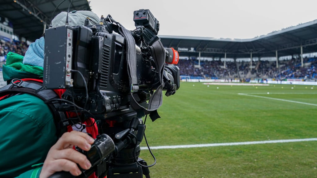 Die dritten Programme der ARD zeigen regelmäßig Spiele der 3. Fußball-Liga samstags live.