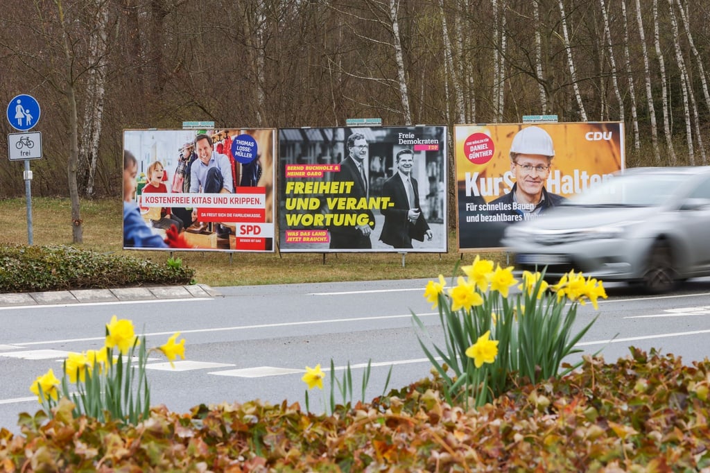 Wahlplakate in Mölln. Am 8. Mai finden in Schleswig-Holstein die Landtagswahlen statt.