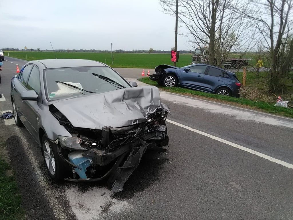 Die Autos der Unfallbeteiligten in Scharpenhufe nahmen großen Schaden.