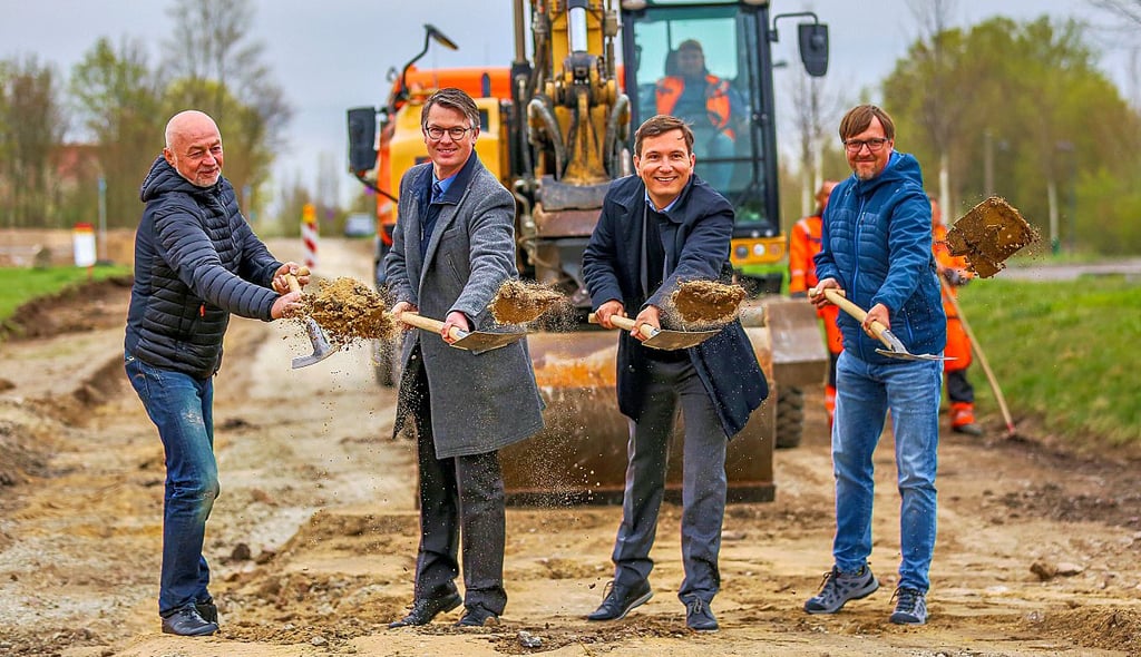 Der symbolische erste Spatenstich