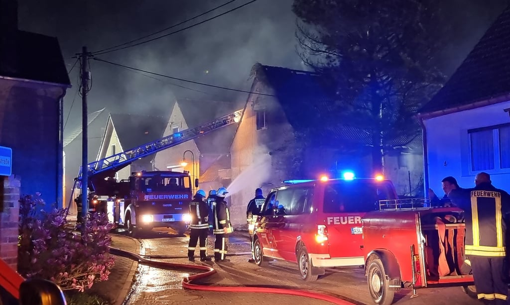 Am Hoppberg in Schackstedt kam es am Abend zu einem Wohnhausbrand.