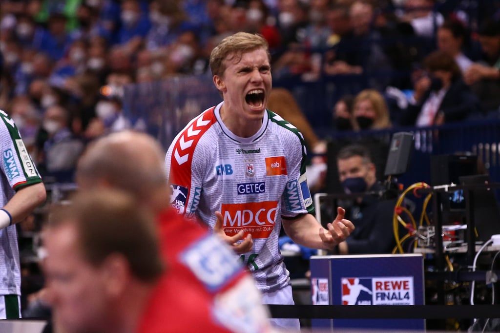 Gisli Thorgeir Kristjansson beim Torjubel. Der SCM steht im Pokalfinale!