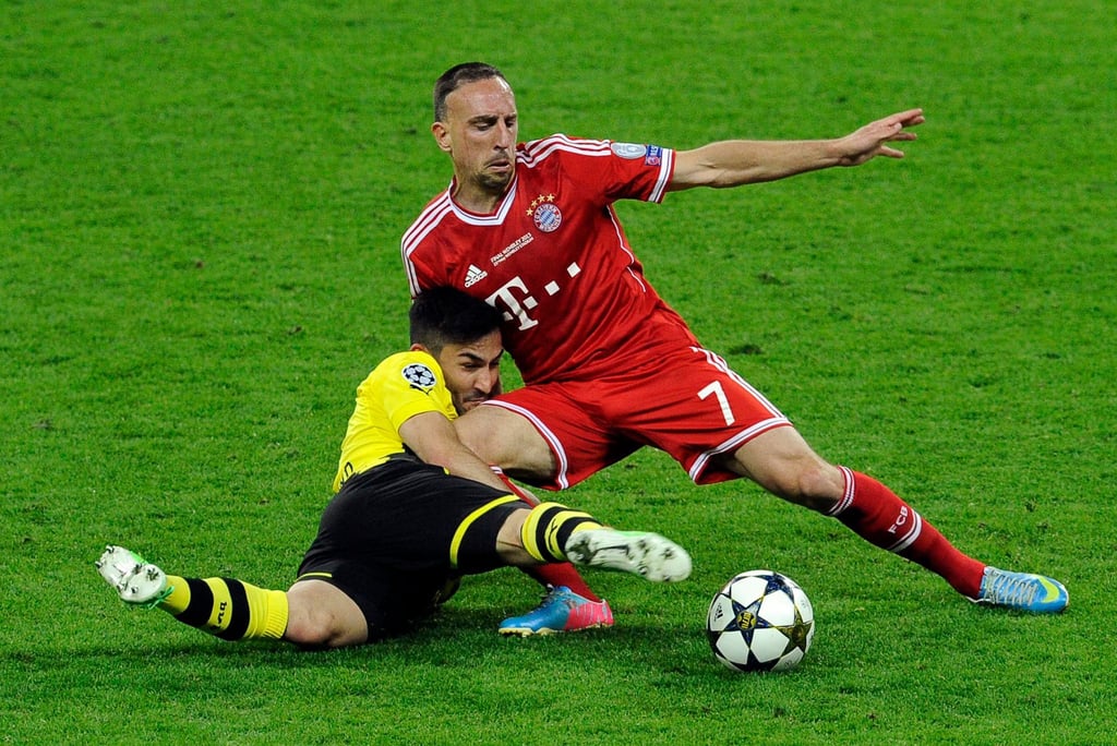 Bundesliga-Duell in London: 2013 treffen Franck Ribery (r) mit dem FC Bayern München auf Ilkay Gündogan und den BVB.