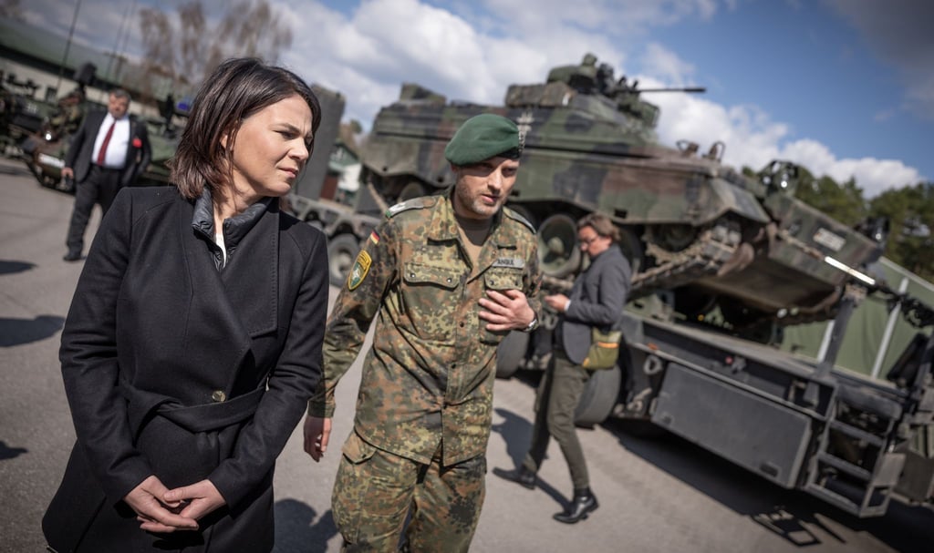 Außenministerin Annalena Baerbock besucht im Baltikum auch die Nato-Einsatzgruppe.