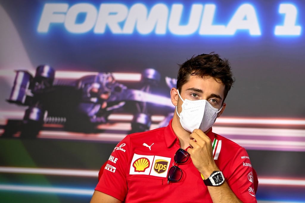 In einem kleinen Gedränge in Viareggio wurde Charles Leclerc Berichten zufolge eine Luxusuhr entwendet.