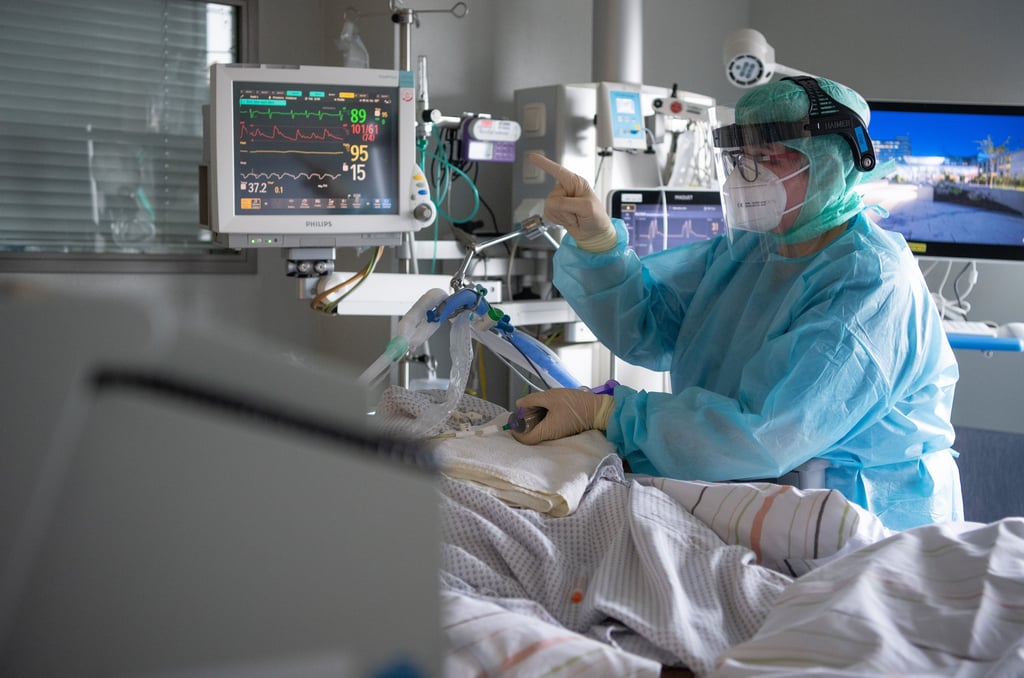 In den halleschen Kliniken liegen aktuell 13 Patienten mit einer Corona-Infektion auf der Intensivstation.