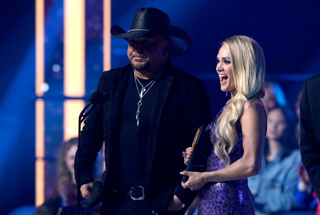 Jason Aldean (l) und Carrie Underwood bei den CMT Music Awards für ihr gemeinsames Video ausgezeichnet.