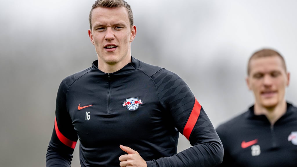 Lukas Klostermann (l.) wird gegen Glasgow gebraucht.