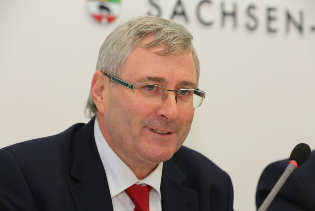 Jürgen Ude hier bei seiner Vorstellung 2016 als Staatssekretär des damaligen Wirtschaftsministers Armin Willingmann.