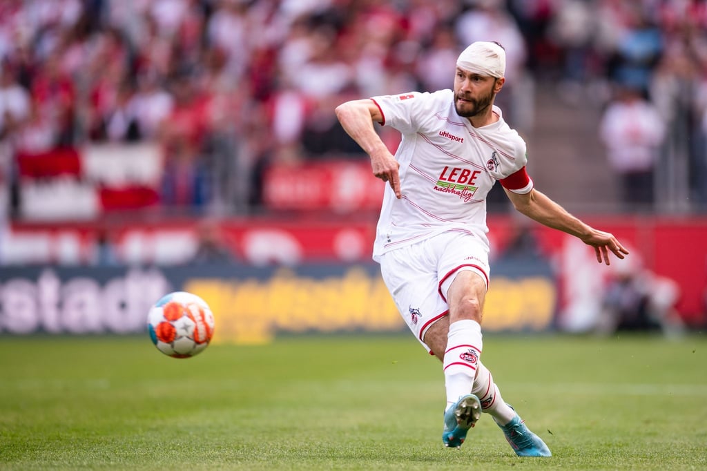 Kölns Jonas Hector kehrte nach seiner Verletzung gegen Bielefeld zunächst aufs Spielfeld zurück.