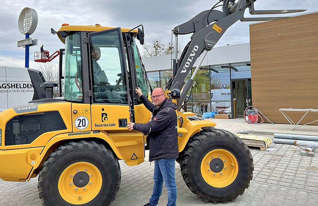 Die Umabauarbeiten am Burger-King-Restaurant in Stendal gehen voran. Bauunternehmer Stefan Gude aus Stendal ist mit dem Bau der Außenanlagen beauftragt.