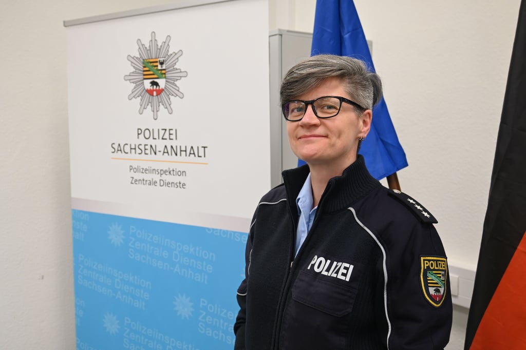 Grit Merker ist Ansprechperson für die Belange von Lesben, Schwulen, Bisexuellen, Transgendern sowie trans- und intergeschlechtlichen Menschen, kurz LSBTTI.