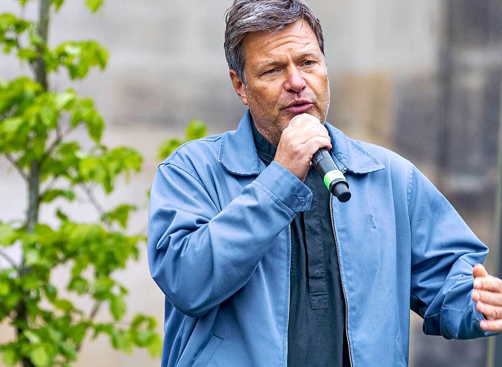 Robert H. Superstar. Er kann gewöhnlichen Rollrasen in heiligen Rasen verwandeln – vielleicht sogar Wasser in Wein.
