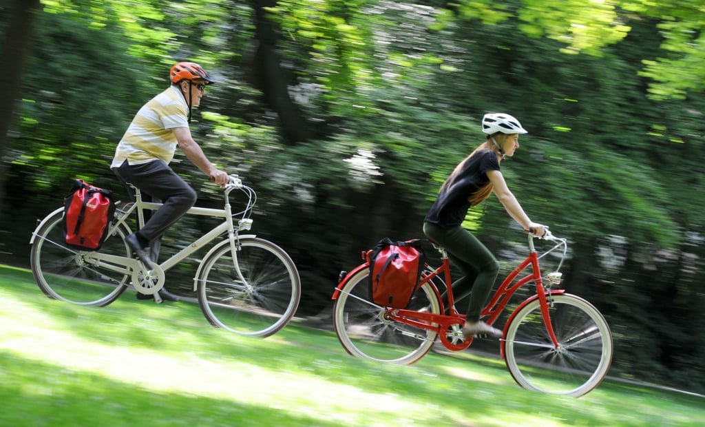 Zum Themendienst-Bericht vom 13. April 2022: Fahrradfahren wird immer beliebter - das gilt offenbar auch für Fahrradhelme.
