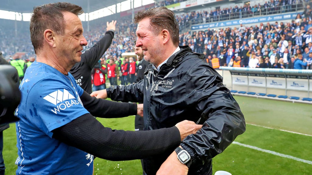 Sportdirektor Otmar Schork und Trainer Christian Titz (r.) bauen nun ein Zweitliga-Team auf.