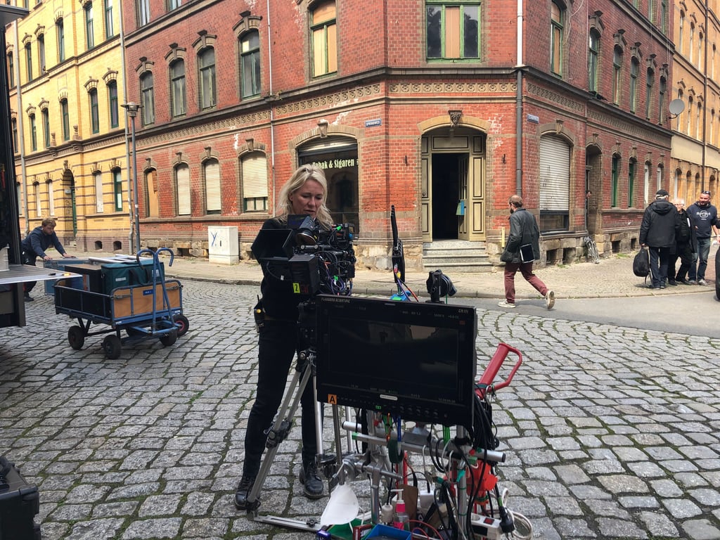 Die Waltherstraße ist einer von mehreren Orten in Weißenfels , die für Kinofilm "Natasha's Dance" als Kulisse dienen.