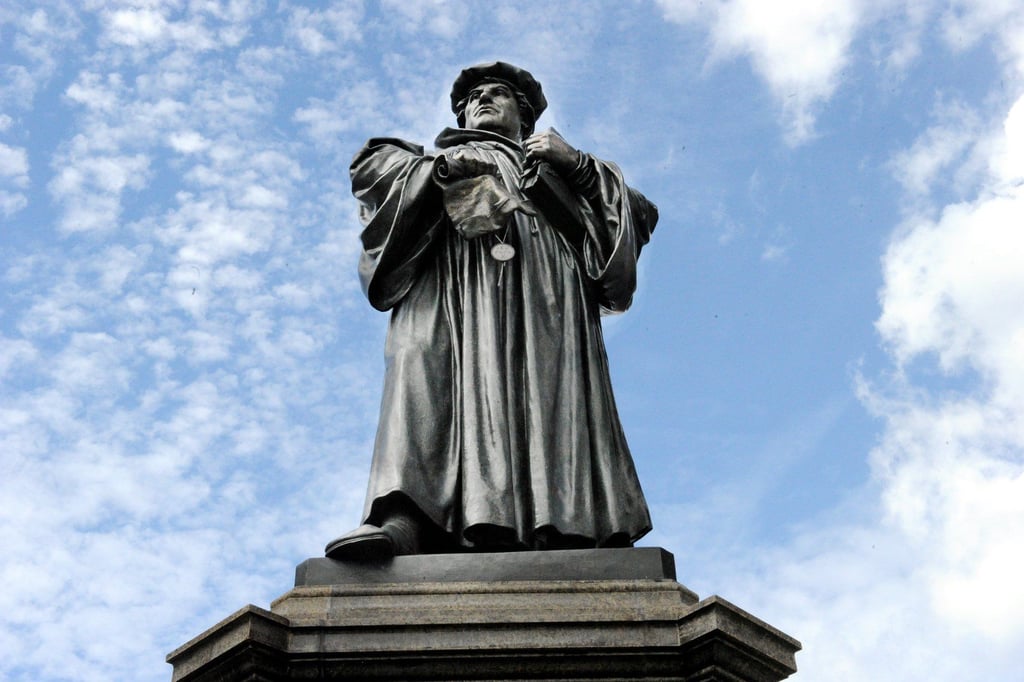 Symbolfoto - Statue von Martin Luther