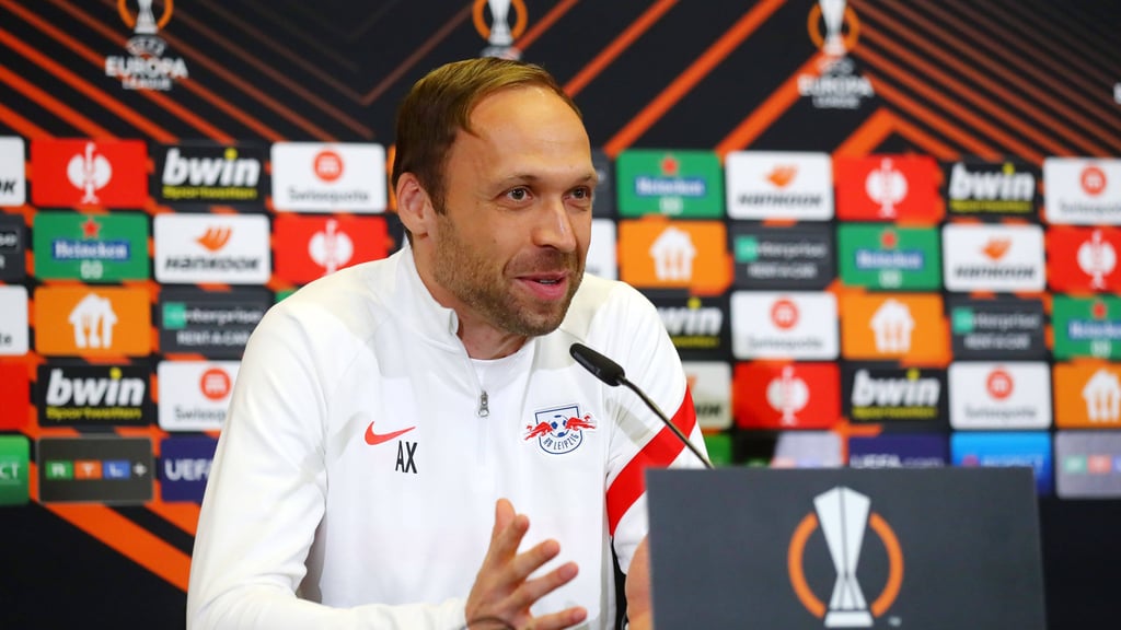 Andreas Hinkel beim Pressegespräch.