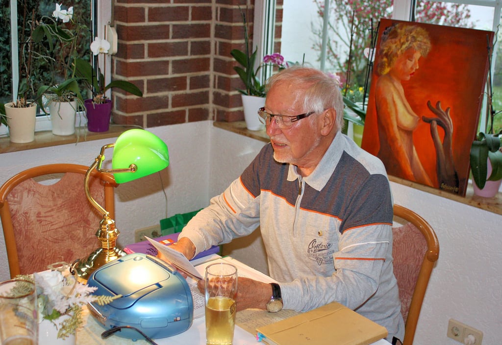 Der Autor Dieter Schüler begeisterte die Eggersdorfer Heimatfreunde mit seinen amüsanten Kurzgeschichten.