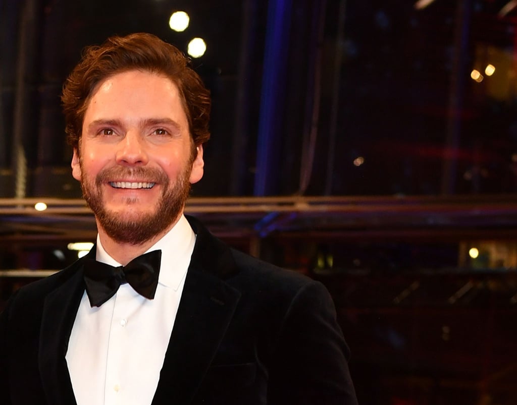 Daniel Brühl wird mit einem Jupiter ausgezeichnet.