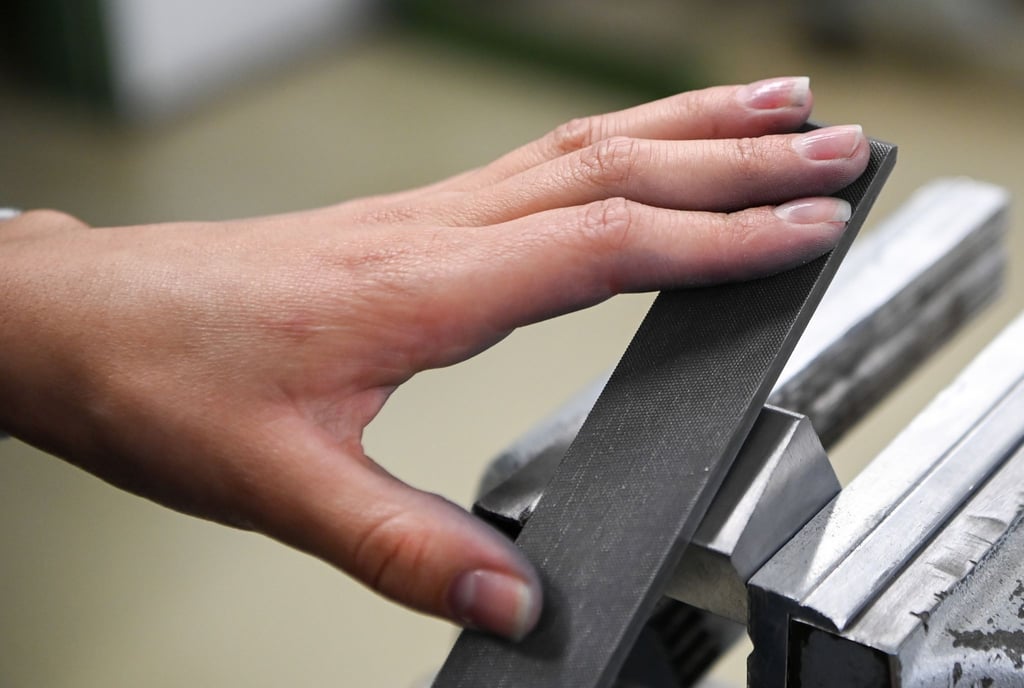 Zwar haben im vergangenen Jahr mit 467.100 Menschen etwas mehr junge Leute einen neuen Ausbildungsvertrag abgeschlossen als 2020. Das Niveau aus dem Vorkrisenjahr 2019 wurde aber erneut nicht erreicht.