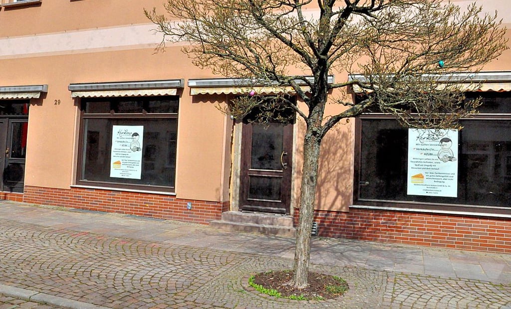 In diesem Ladengeschäft im Erdgeschoss des Hauses an der Thälmannstraße 29 soll ein Backwarengeschäft mit Café eingerichtet werden. Für den Umbau wurde Fördergeld beantragt.