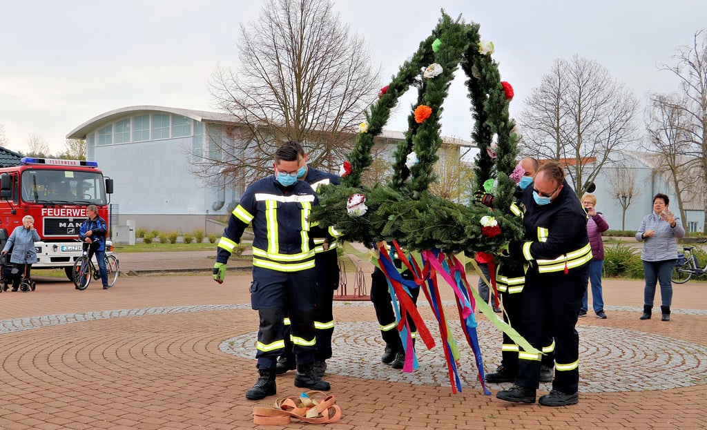 Auch in diesem Jahr stehen die Kameraden der Ortsfeuerwehr Güsen wieder unterstützend zur Seite.