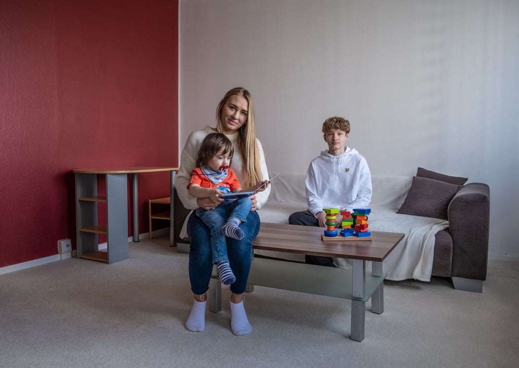 Viktoriia Horobchuk erzählte in der MZ ihre dramatische Flucht mit zwei Kindern aus Kiew. Jetzt ist sie in eine Wohnung in Halle gezogen. Es ist ein Stück Normalität in der Fremde. Doch die 35-Jährige muss ein Trauma bearbeiten.