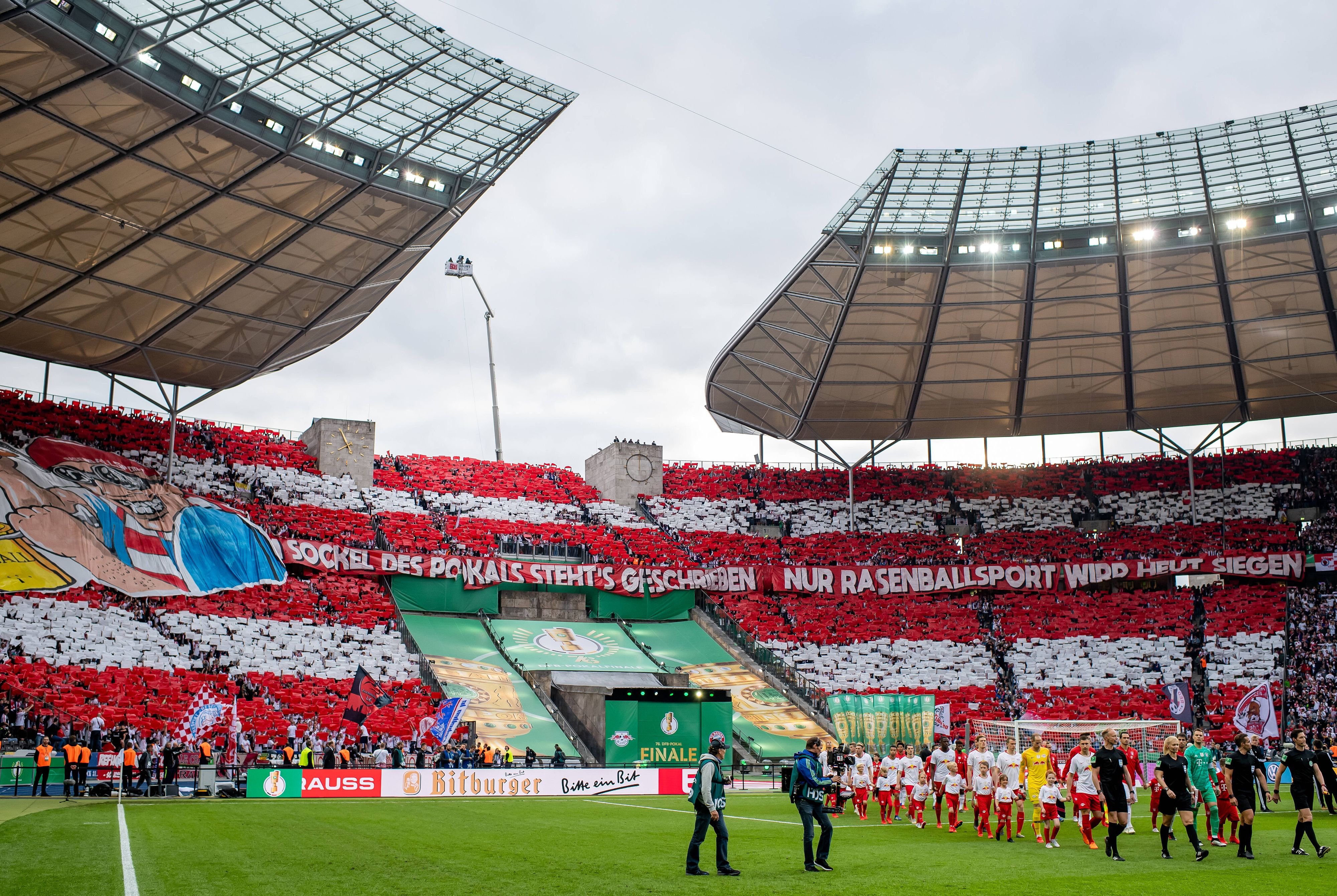 DFB-Pokalfinale: Warum Die Fans Von RB Leipzig Wieder Am Marathontor ...