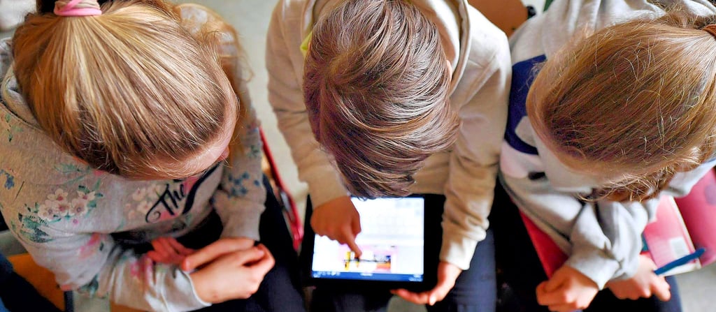 Kinder und Jugendliche haben mittlerweile leichter Zugang zu Medieninhalten.