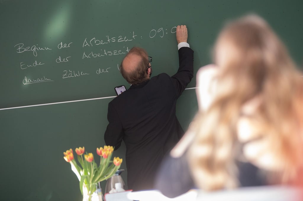 Wissenschaftler plädieren für spezielle Trainings für Schüler, um Achtsamkeit und Motivation zu fördern.