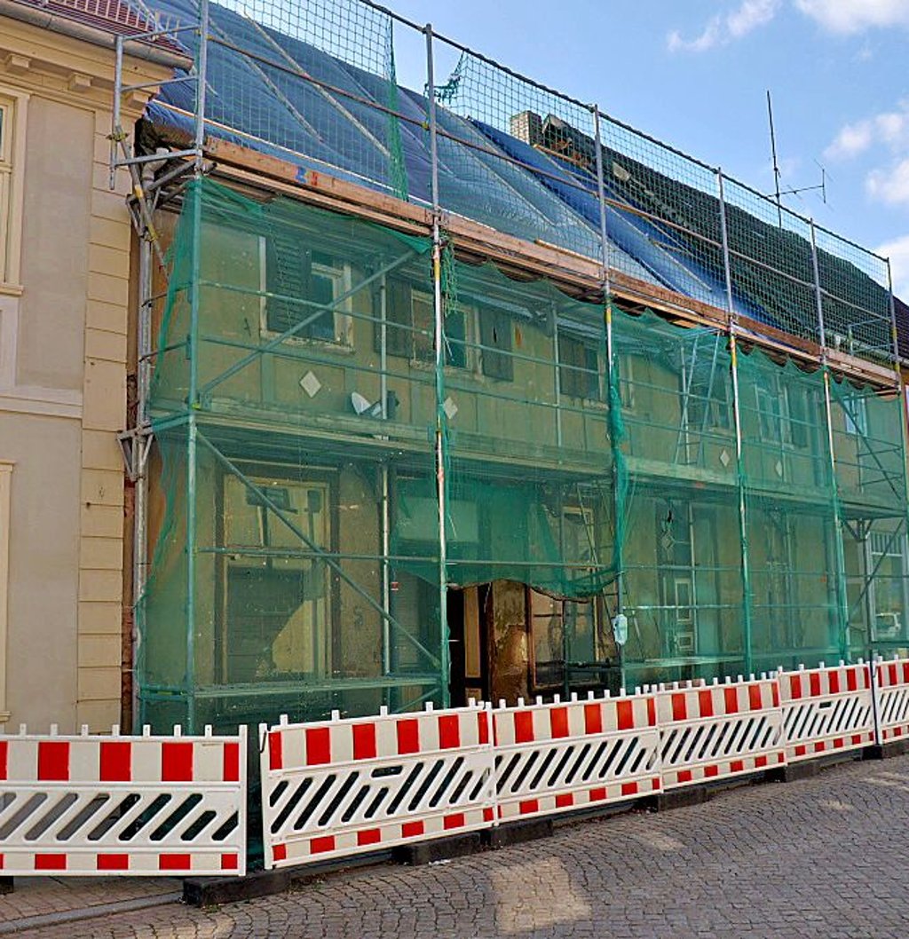 Noch ist die Notsicherungs-Baustelle an der Breiten Straße 63 in Osterburg verwaist.
