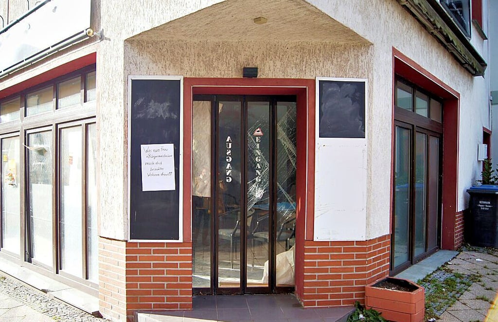 Die ehemalige "Süße Ecke" bietet keinen schönen Anblick. Doch das Haus liegt in privater Hand, die Stadt hat kaum Handlungsspielraum.