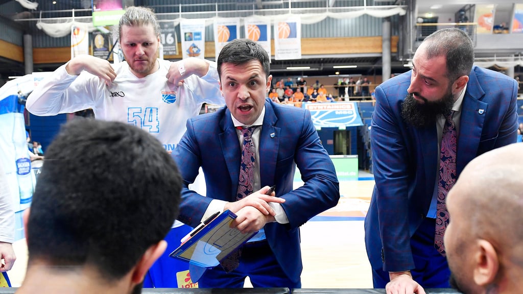 MBC-Coach Igor Jovovic ist für die letzten beiden Saisonspiele zurück.