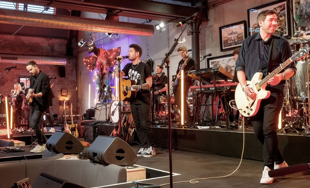 Die Band Revolverheld war bei der Spendenaktion mit dabei.