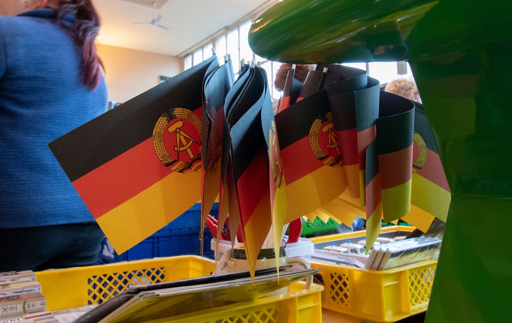 Die ehemaligen Soldaten übernehmen die russische Darstellung im Zusammenhang mit dem Ukraine-Krieg. Viele halten an Traditionen "ihrer" DDR fest.